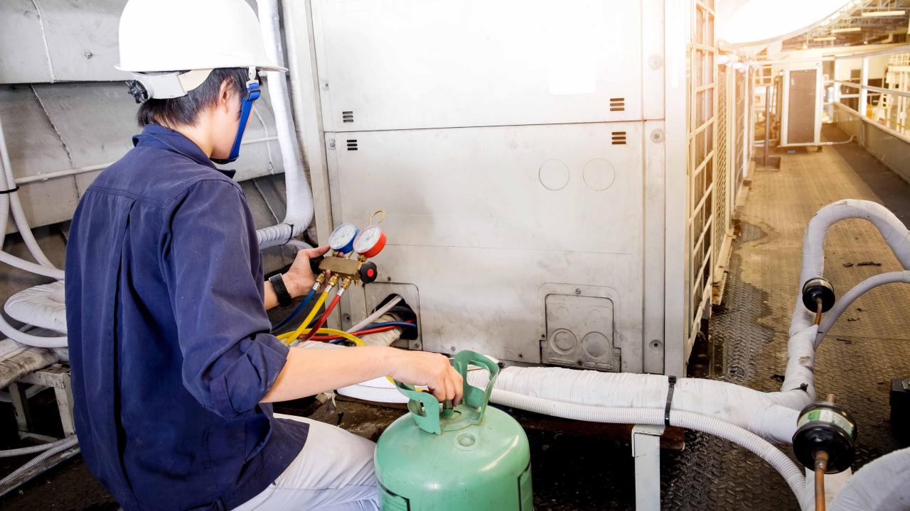 Heating, refrigeration and air conditioning mechanics