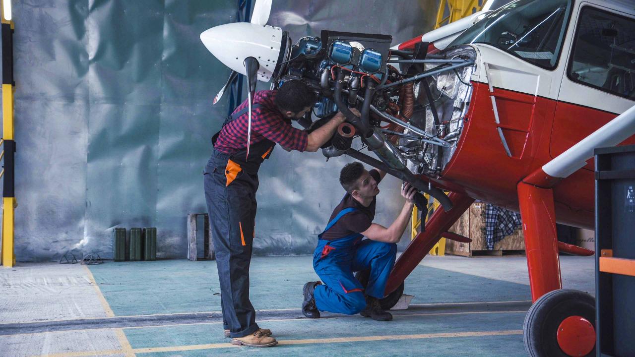 Aircraft mechanics and aircraft inspectors