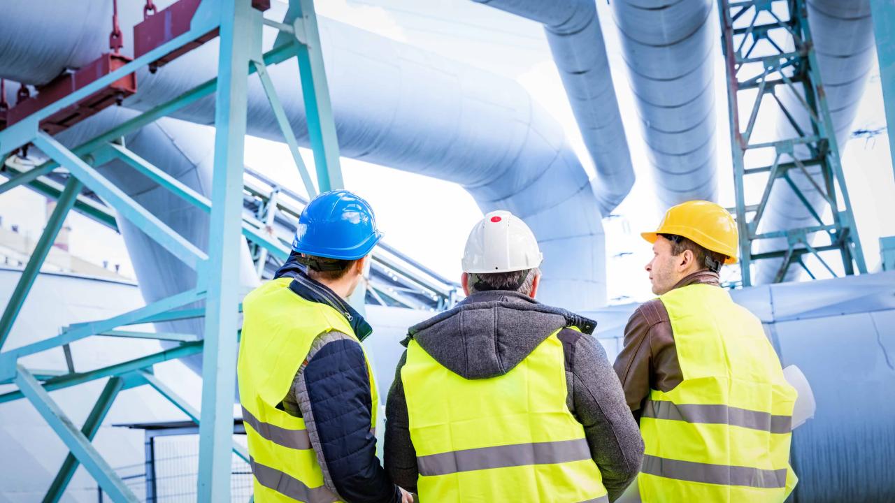 Supervisors - petroleum, gas and chemical processing and utilities