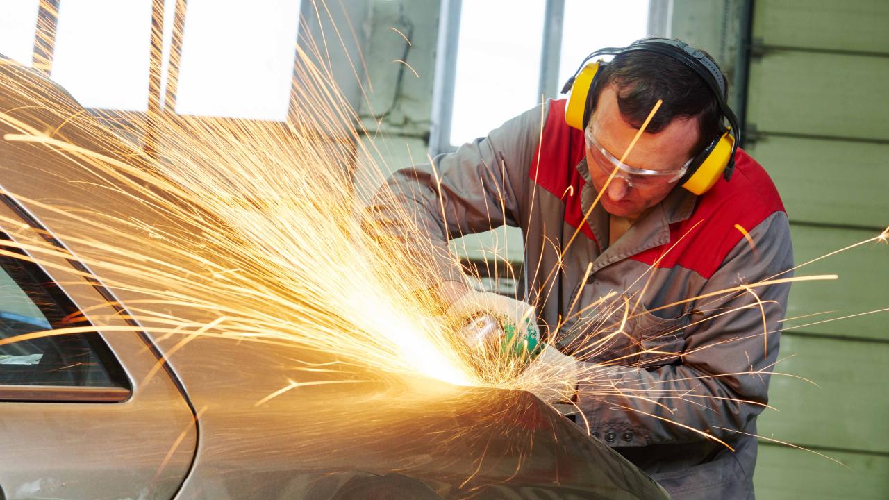 Motor vehicle body repairers