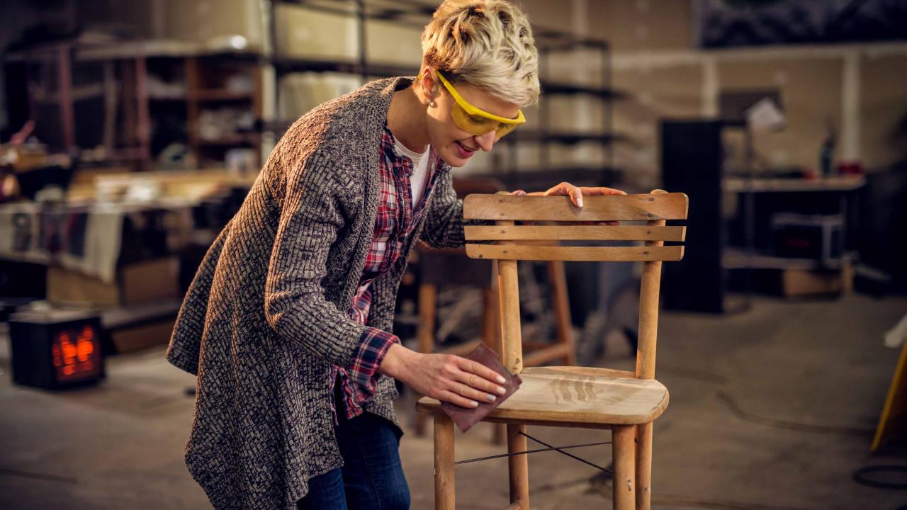 Furniture and fixture assemblers and inspectors